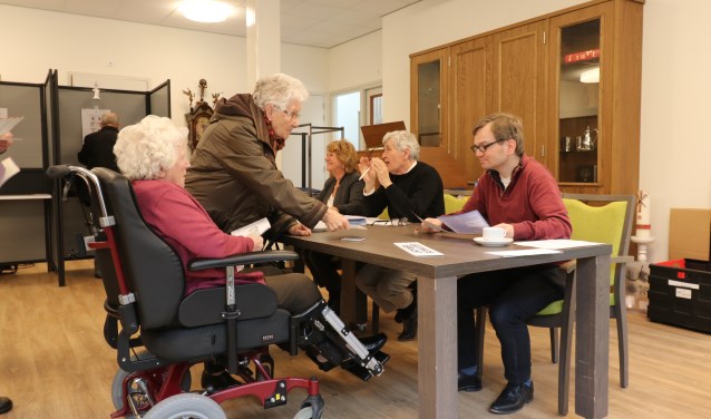 Een van de stembureaus in Lisse was gevestigd in Rustoord. In een gemoedelijke sfeer kon men er terecht.