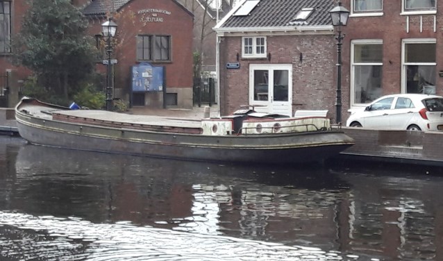 Wie weet er meer over dit scheepje Cornelia, ooit eigendom van de Rijnsburgse schipper Zandbergen.