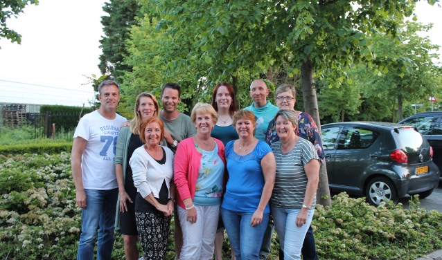 De beide toneelverenigingen hebben de handen weer ineen geslagen. | Foto: pr