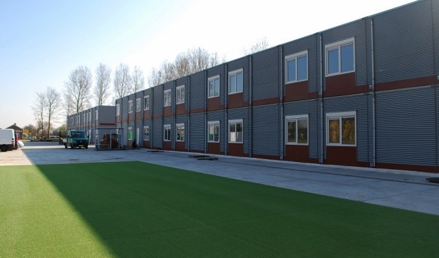 Aan de Schippersvaartweg in Noordwijkerhout is een apart onderkomen gebouwd voor Poolse seizoensarbeiders. | Foto: archief