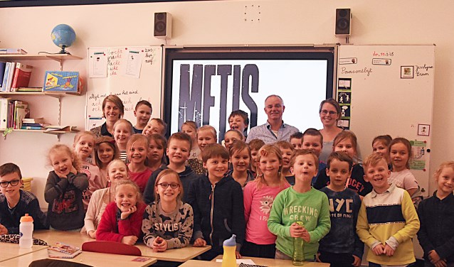 Een aantal leerlingen van de Wilhelminaschool die betrokken zijn bij de film METIS.