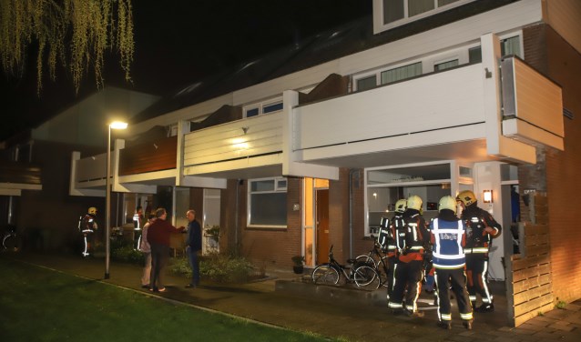 De brandweer verrichtte ook donderdagavond gasmetingen in de Pluimzeggekreek. | Foto: AS Media