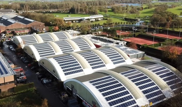 De zonnepanelen in de Veerpolder zijn in negen maanden geïnstalleerd. | Foto: pr.