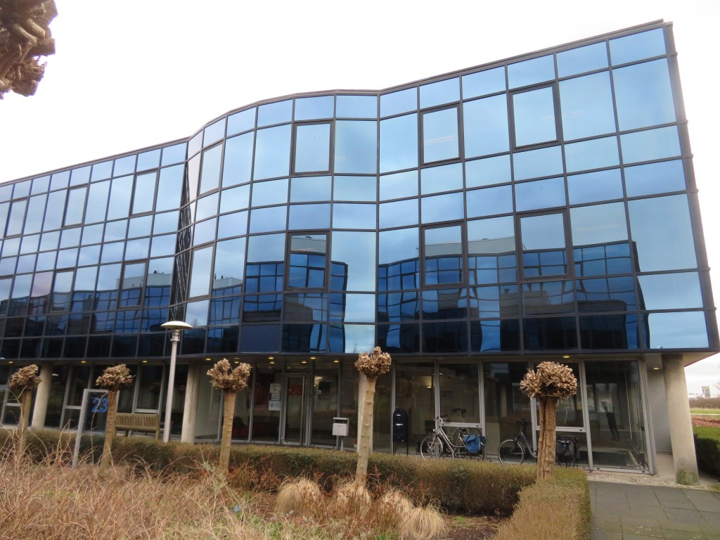 Het Huis van het Onderwijs aan de Elisabethhof 21 in Leiderdorp.