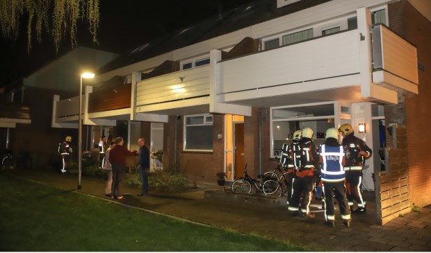 De brandweer verrichtte ook donderdagavond gasmetingen in de Pluimzeggekreek. | Foto: AS Media