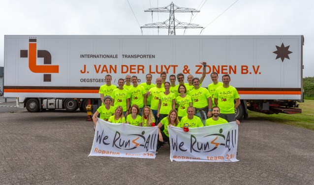 Laatste keer poseren bij Transportbedrijf Van der Luyt. | Foto's Wil van Elk