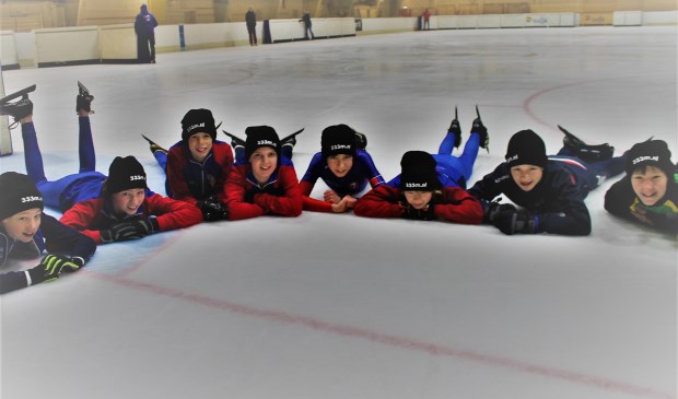 Deze kinderen pleiten voor een ijsbaan van 333 meter.