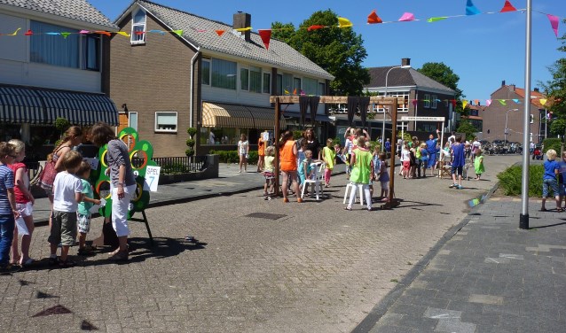 De Karel Doormanstraat is weer het decor voor de buitenspeeldag.