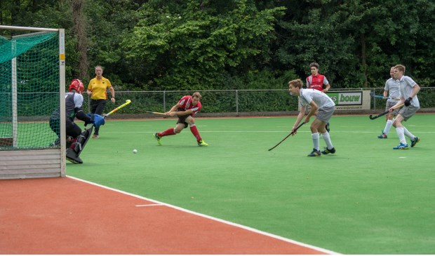 Bruno Juray scoort voor Hisalis H1.