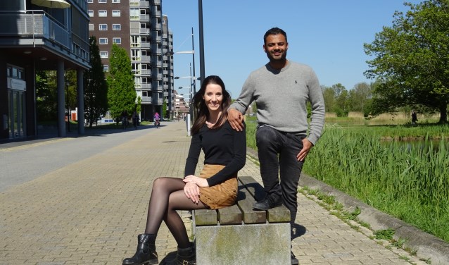 Joyce van Meurs en Rudo Slappendel op de Laan van Berendrecht, de beoogde locatie van de Leiderdorpse jaarmarkt.