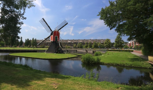 De molen in het Irispark is komende zondag te bezichtigen. | Archieffoto Wil van Elk