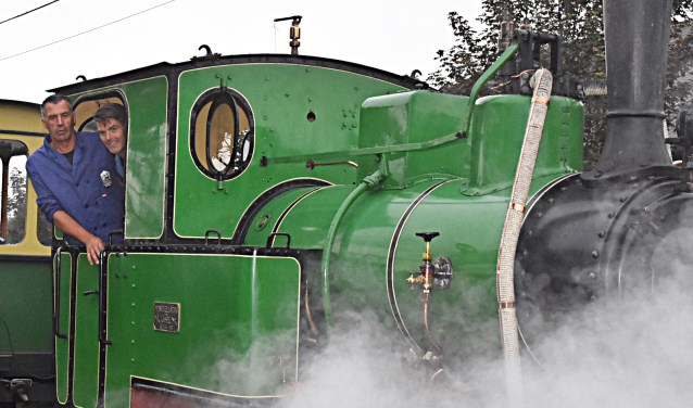 Kees en Herman Berkheij zijn al veertig jaar vrijwilliger bij de stoomtrein aan het Valkenburgse Meer.