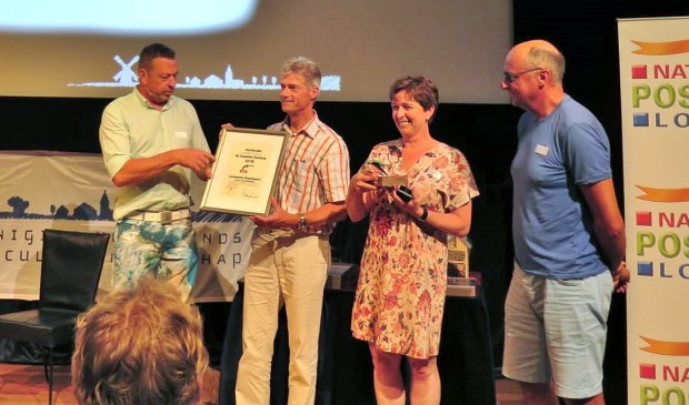 Vlnr: Jaap Dirkmaat, Jos Roeffen, Marianne van Veldhuizen en François Peters, die project bij VNC onder de aandacht heeft gebracht. | Foto PR