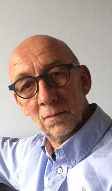 Koen Hofman geeft een lezing bij Wagner. | Foto: pr.