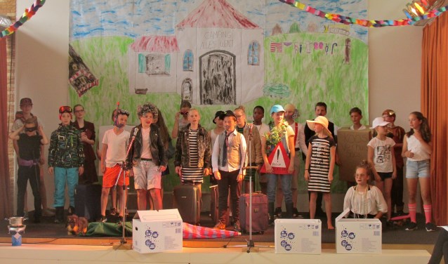 Groep 8 van Basisschool De Lichtwijzer speelde 'Bende op de camping'. | Foto PR