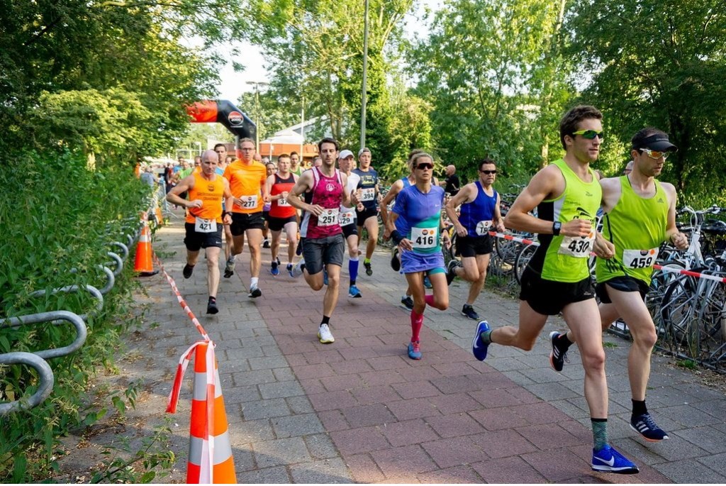De start van de 6,3 en 10 kilometer