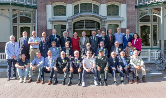 De in Oegstgeest wonende veteranen genoten van de bijeenkomst in het gemeentehuis. | Foto Wil van Elk