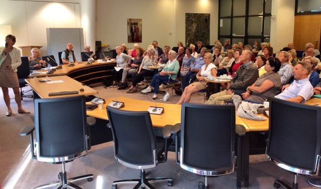 Zo'n zestig geïnteresseerden waren aanwezig tijdens de Kanrrenhof-presentatie in het gemeentehuis. | Foto PR