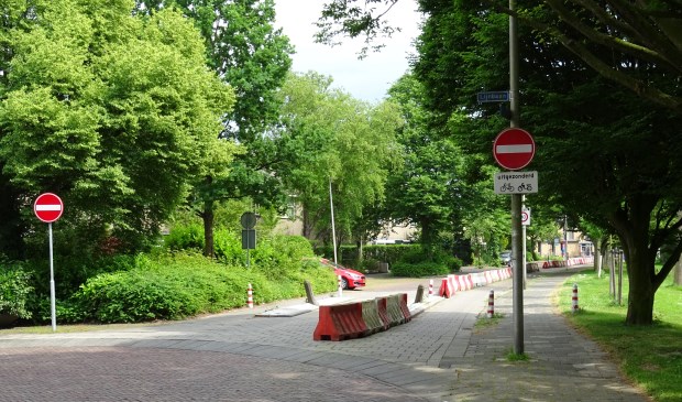 De rood-witte barrières worden binnen enkele weken verwijderd.