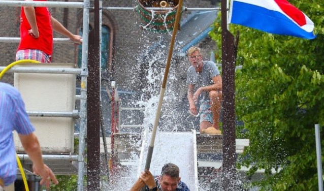 De Nederlands kampioen tonnetje steken. | Foto: Mischa Keemink.