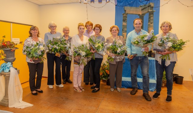 Van Wijckerslooth bedankt haar vrijwilligers en zet jubilarissen in het zonnetje. | Foto Wil van Elk