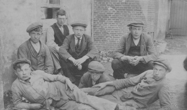 Een aantal bijzondere Warmonders uit het verleden worden kleurrijk beschreven. | Foto: pr.