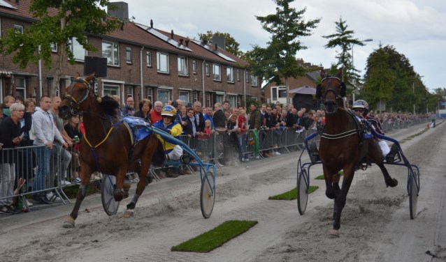 Het zand op het asfalt is inmiddels weer opgeruimd op de Meerlaan. | Foto: pr