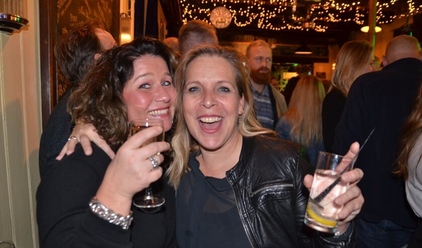 De kroegentocht is de uitgelezen kans oude bekenden te ontmoeten en wellicht nieuwe liefdes op te doen. Foto: Fotobureau Monica van der Stap.