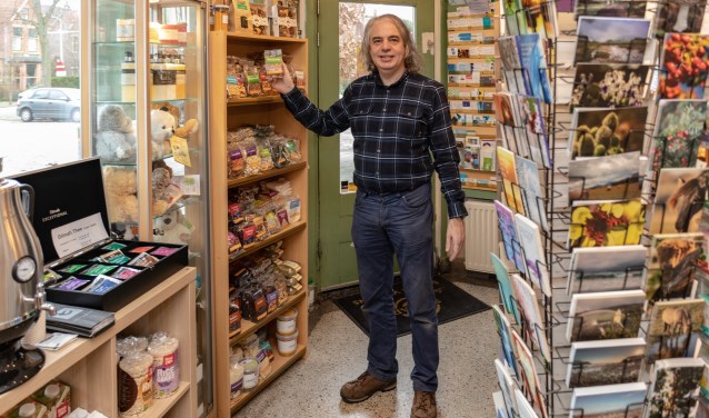 Joost Ligthart: Het assortiment natuurproducten is al uitgebreid". | Foto Wil van Elk