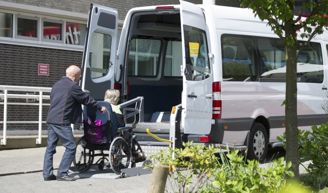 Is een bus nodig om de Gouden Bal brug te bestijgen?
