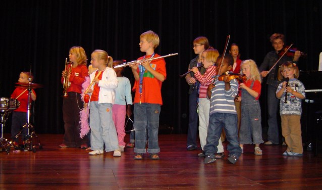 Ook voor kinderen die een instrument willen leren bespelen heeft 't Muzenhuis een leuke aanbieding.