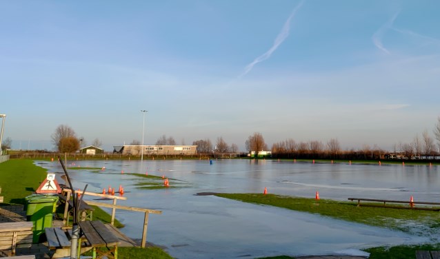 De Leiderdorpse ijsbaan in het Weteringpark op maandagmiddag 21 januari.