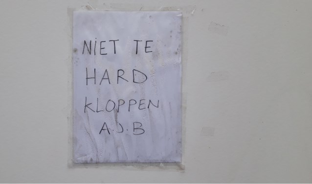 Opgeplakt, een rubriek over bijzondere mededelingen.