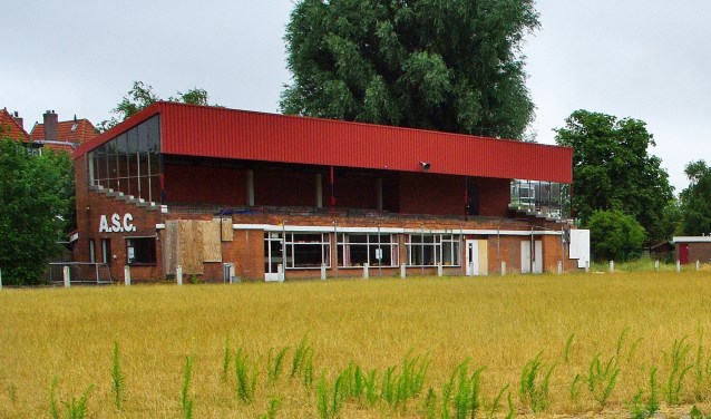 Het oude ASC-gebouw waarin de vernielingen plaatsvonden. Binnenkort wordt het gesloopt. | Archieffoto Willemien Timmers