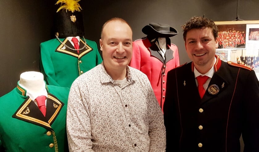 André van Noort en Marcel Floor bij de tentoonstelling over 100 jaar St. Cecilia.