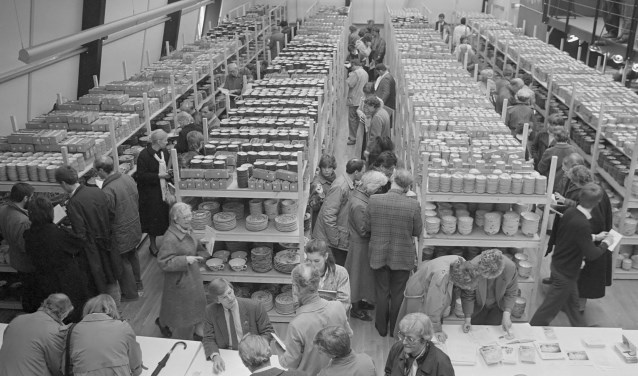 Kijkdag pij het porselein uit de 'Geldermalsen'. Foto: Bart Molendijk / Anefo