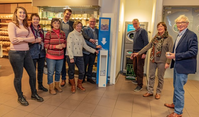Er zaten direct al veel bonnen in de zuil. Foto Wil van Elk