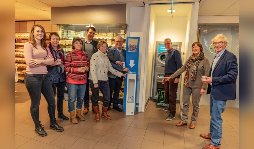 Er zaten direct al veel bonnen in de zuil. Foto Wil van Elk