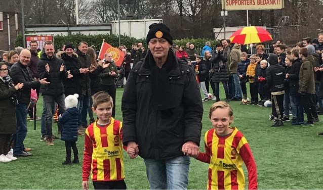 Jaap Schaap loopt met de Ukken op tijdens Ter Leede-Rijnvogels. | Foto: pr.