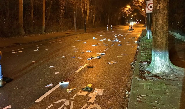 'Doe het oude papier in tassen of dozen, dan waait het niet weg.'