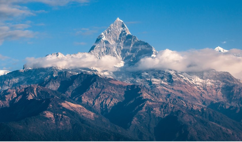 Nepal is onder meer bekend van de Himalaya.