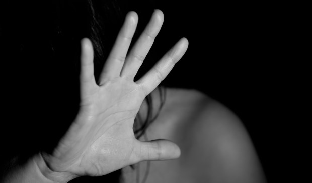 De cursus Met alle geweld een relatie is onder meer bedoeld voor vrouwen die te maken hebben gehad met een mishandelende partner en willen voorkomen dat ze daar weer mee geconfronteerd worden.