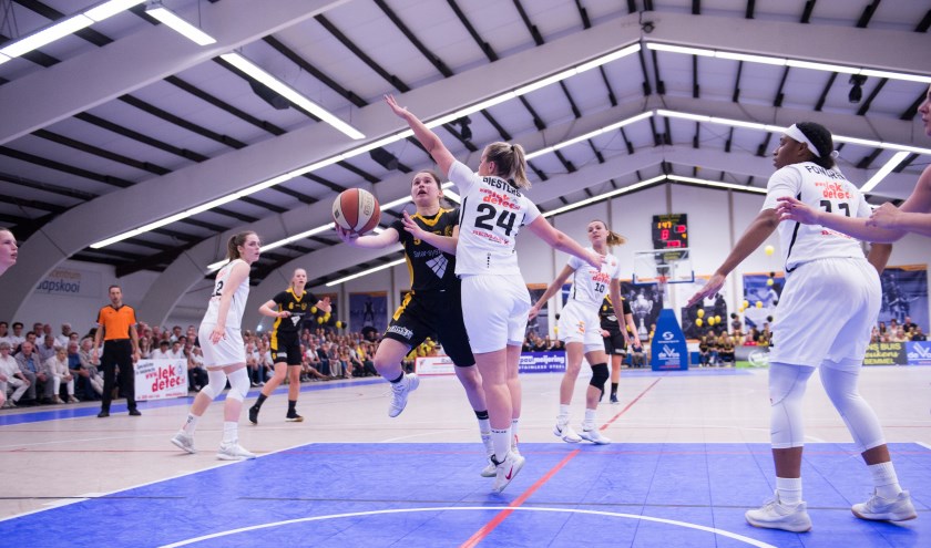 Mia Hordijk werd uitgeroepen tot Woman of the match. | Foto: Geert Bekker