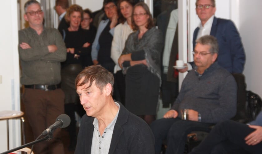 Inspreker Thomas Steenvoorden. | Foto en tekst: Willem Siemerink.