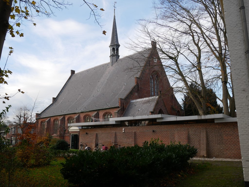 De Dorpskerk aan de Hoofdstraat 19 in Leiderdorp.