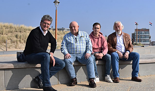 Ze zien het wel zitten Willem Schonenberg, Harry Minnee, Peter Hoek en Johan Houwaard. | Foto: Piet van Kampen