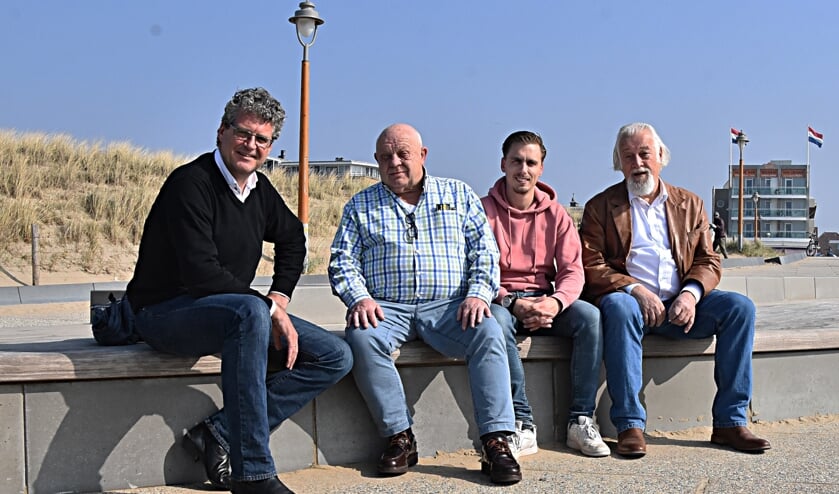 Ze zien het wel zitten Willem Schonenberg, Harry Minnee, Peter Hoek en Johan Houwaard. | Foto: Piet van Kampen