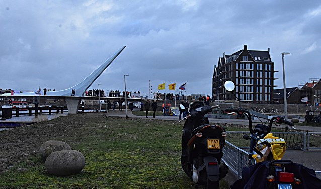 De brug over de Oude Rijn verbindt twee wijken met elkaar. | Foto: pr