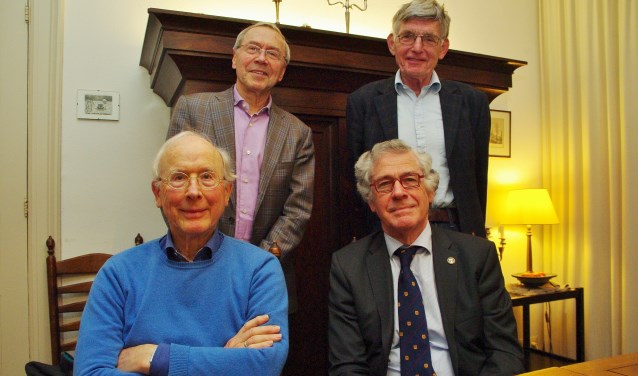Zittend vlnr Geert van Etten en Henk van der Ploeg. Staand: Jo Hermans en Johan Ebbens. | Foto Willemien Timmers