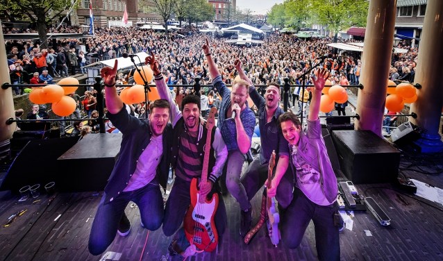 De band in actie. Foto: Coen Bastiaanssen.